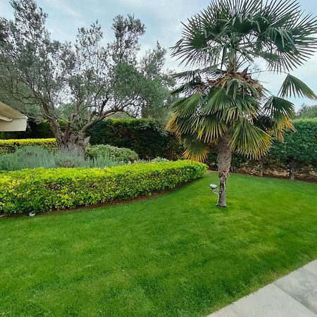 Luxurious 6 Bedroom Villa In A Great Location Chalkida Exterior foto