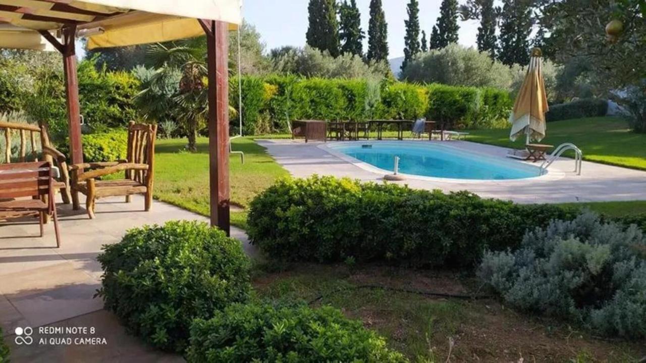 Luxurious 6 Bedroom Villa In A Great Location Chalkida Exterior foto