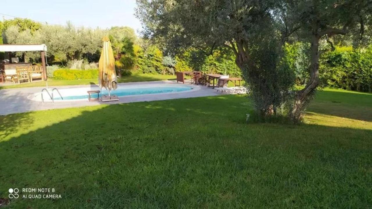 Luxurious 6 Bedroom Villa In A Great Location Chalkida Exterior foto