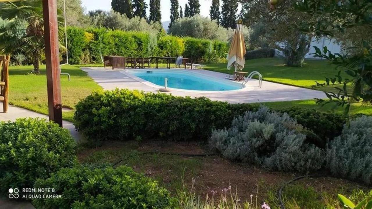 Luxurious 6 Bedroom Villa In A Great Location Chalkida Exterior foto
